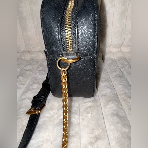 Lulu's Black and Gold Crossbody Bag with Chain Detail - Picture 5 of 8